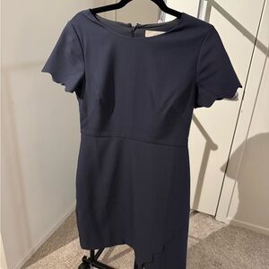 Elegant Navy Blue Dress with Scalloped Hem Loft size 4